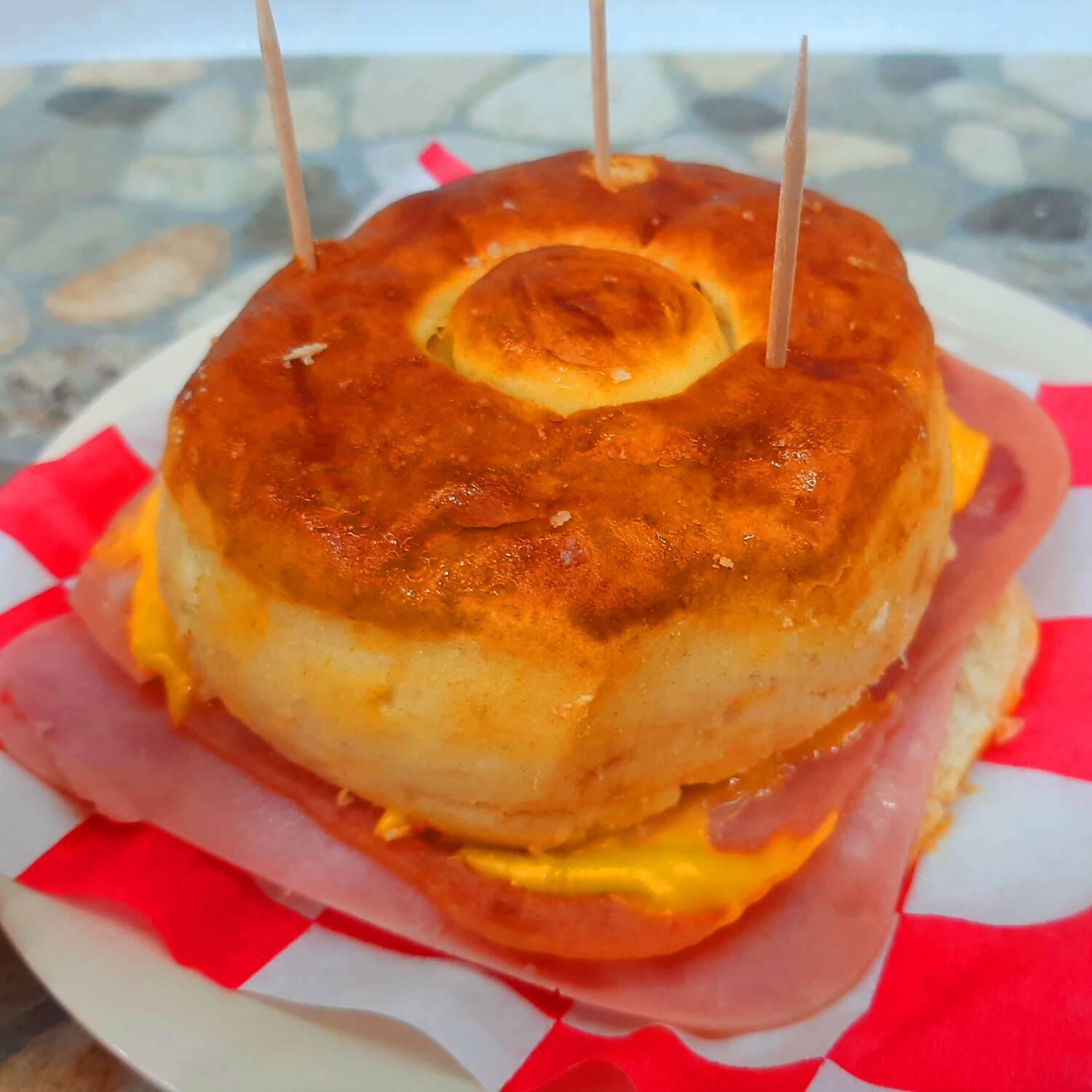 Bísquet con Jamón y Queso