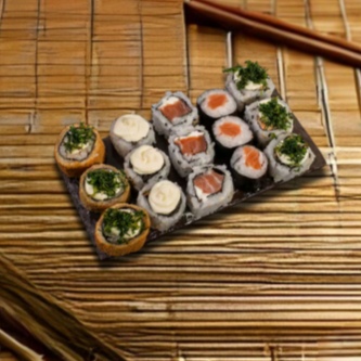 3 hot holl couve, 3 uramaki skin creme, 3 uramaki de salmão, 3 hossomaki de salmão, 3 uramaki skin couve.