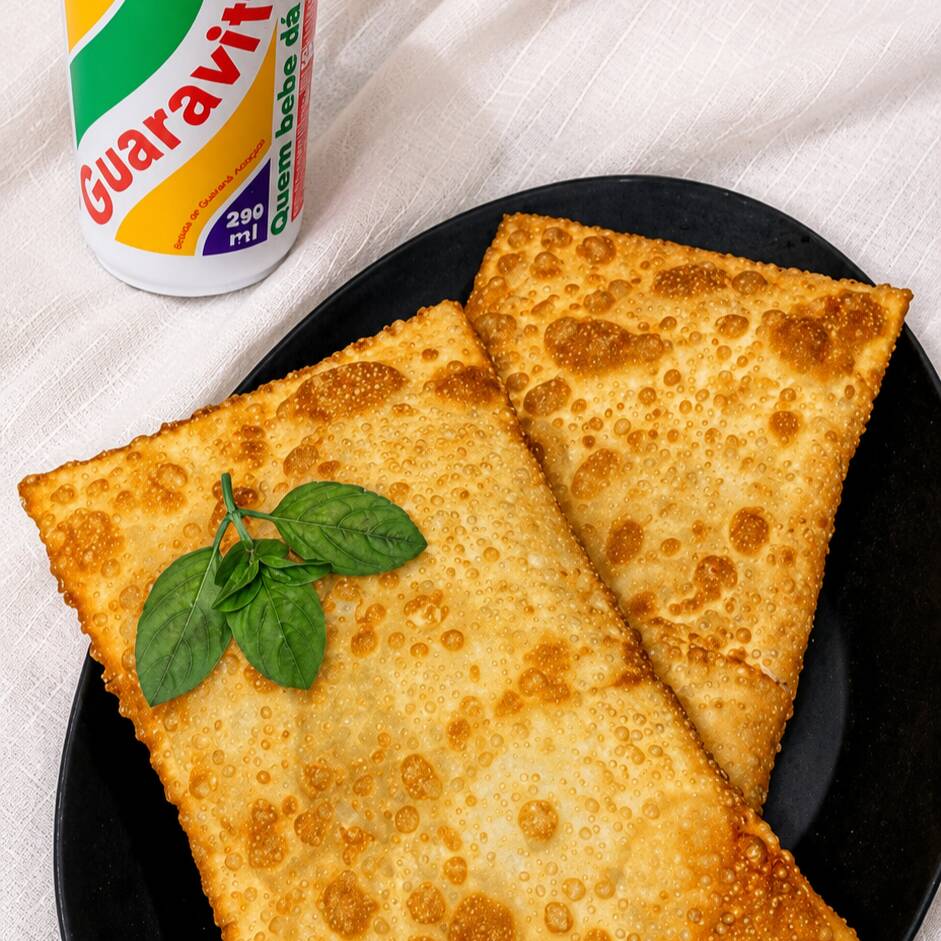 Combo Solteiro com 2 pastéis com grandes variedades e uma bebida para acompanhar
Massa elite, bem sequinho e crocante 🤌🏻