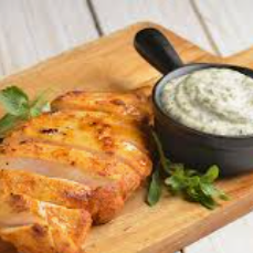 Arroz, feijão, farofa e mais um acompanhamento a sua escolha