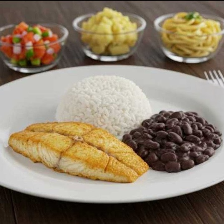 Delicioso prato de peixe frito, Acompanha vinagrete farofa e purê de batata. Obs: Foto meramente ilustrativa. A porção é enviada em uma marmita!