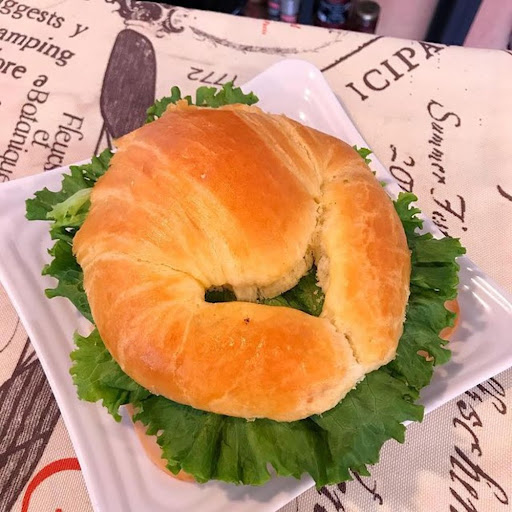 Cuernito Jamón De Pavo Con Manchego