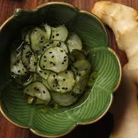 Salada de pepino agridoce especial da casa.