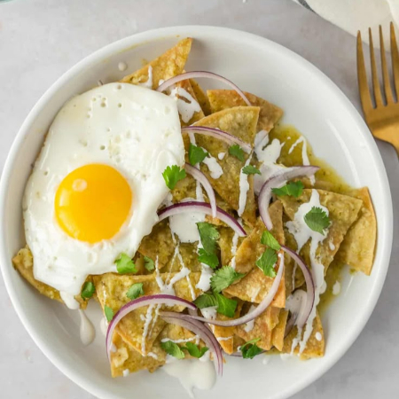 Chilaquiles Verdes con Huevito
