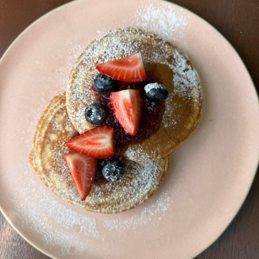 Pancakes con frutos rojos