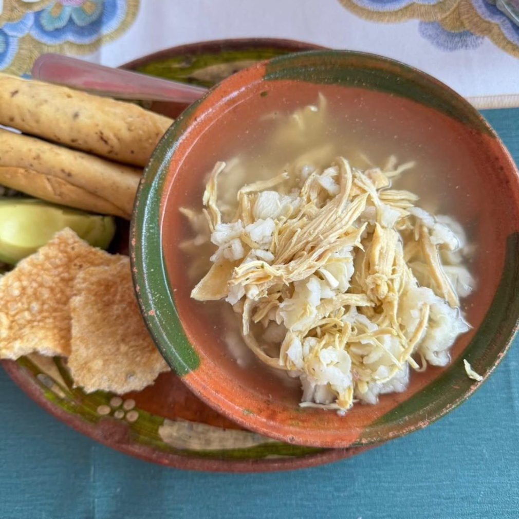 Pozole Blanco de 1 Litro de Pollo
