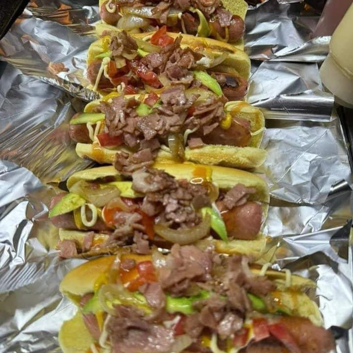 Hot Dog Deluxe