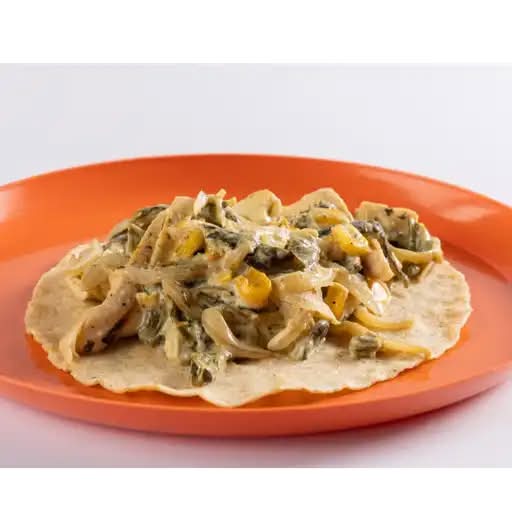 TACO POLLO EN RAJAS CON CREMA