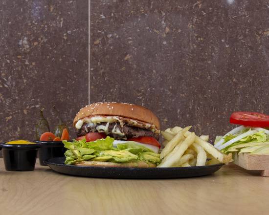 Bistec Burger con Papas