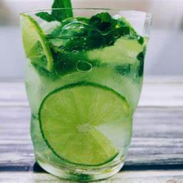 Agüita de Limón con Hierbabuena