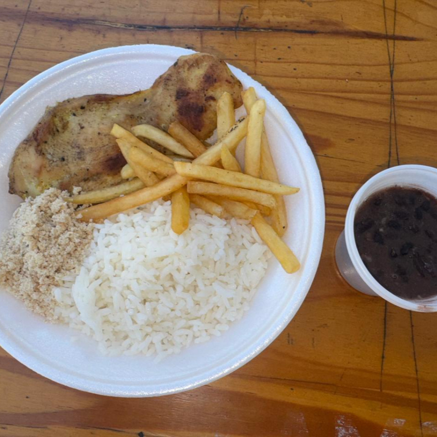 Ideal para quem come POUCO. Frango Grelhado, Arroz, Feijão, Farofa e Batata Frita
