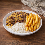 Arroz, feijão tropeiro + Batata frita | Tamanho P
