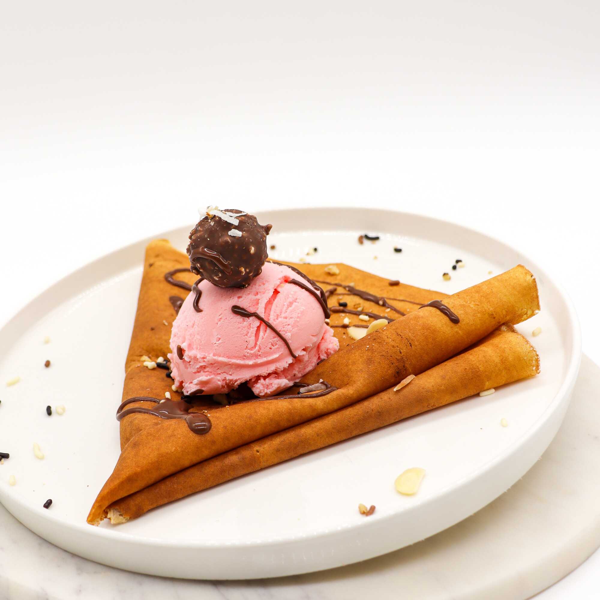 Crepa Ferrero con Helado.