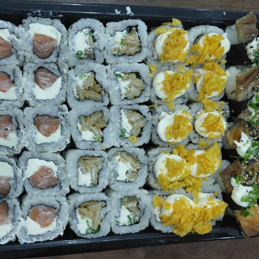 10 uramaki Filadélfia 10 uramaki skim 10 uramaki c doritos 4 niguiri skim 16 hot filadelfia