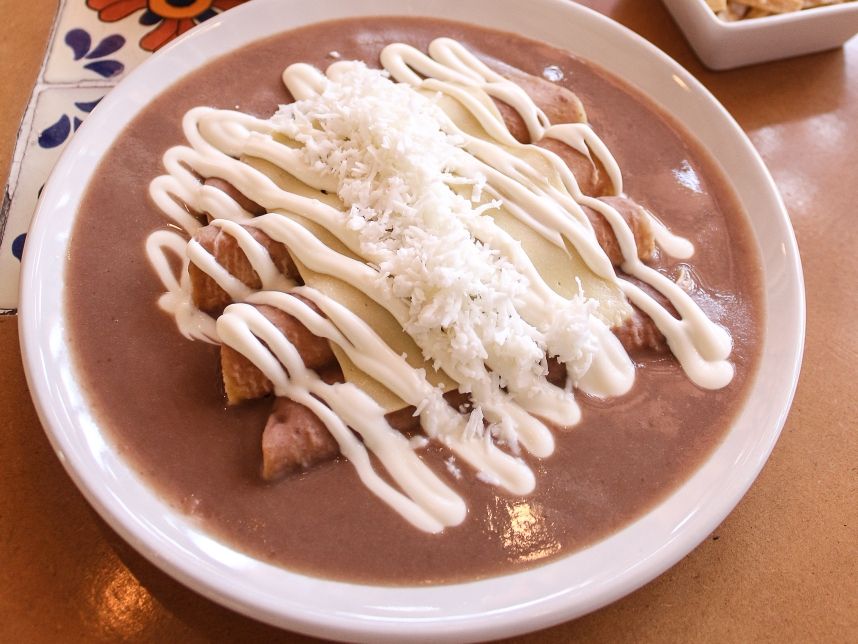 Enfrijoladas al Chipotle