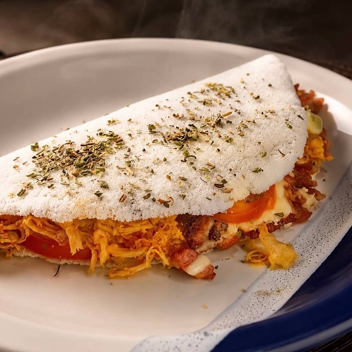 Frango temperadinho catupiry, calabresa, tomate e queijo