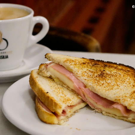 Combo : 2 Cafés Pasados + 2 sandwich mixto