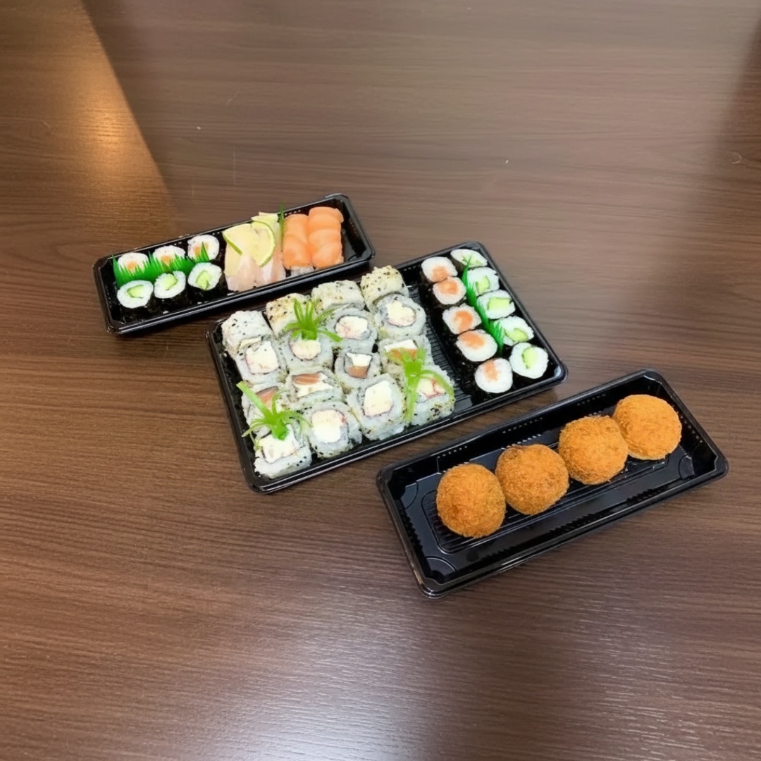 8 Uramaki filadelfia 8 Uramaki Kani filadelfia 8 Hossomaki pepino 8 Hossomaki salmão 4 Bolinhos salmão 2 Niguiri peixe branco2 Niguiri salmão