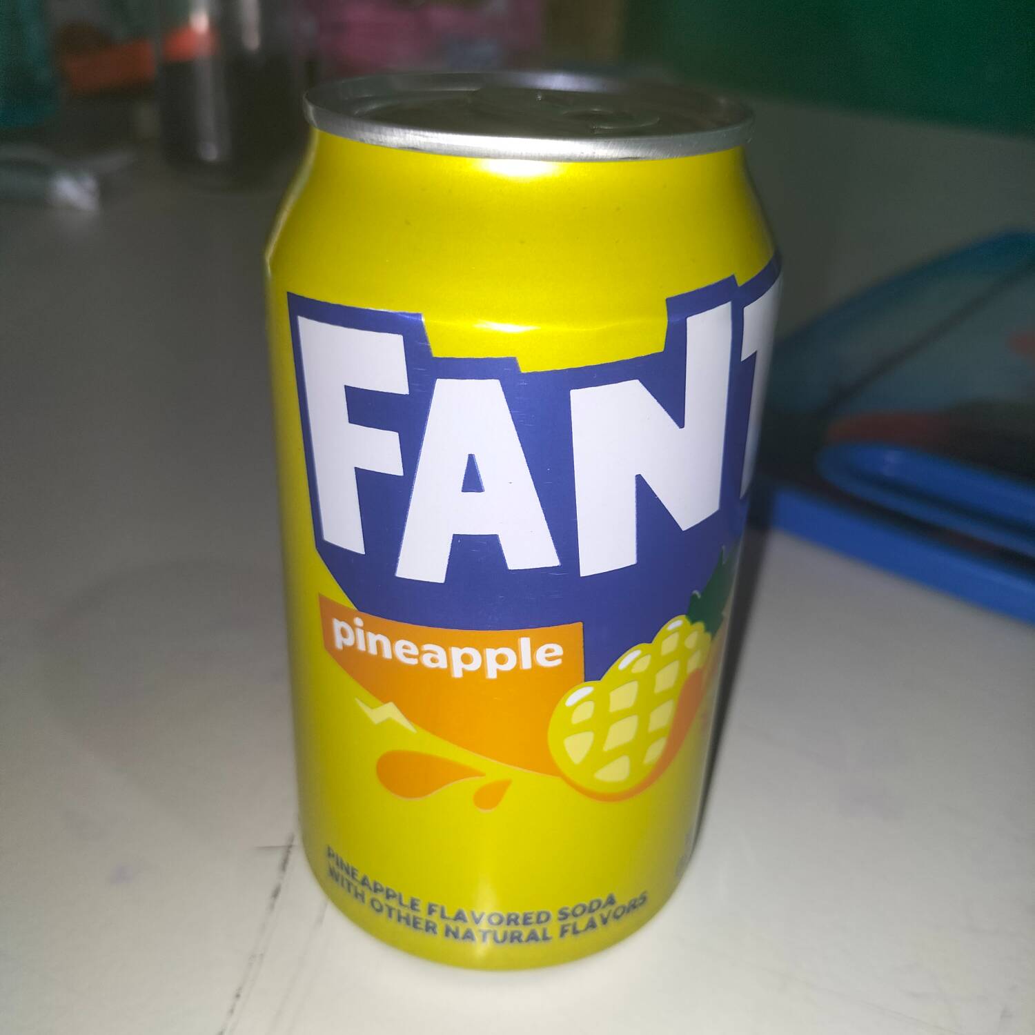 Fanta sabor piña de 355 ML de lata
