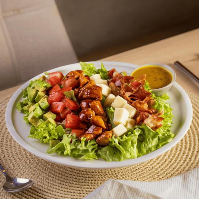 ENSALADA BBQ COBB SALAD