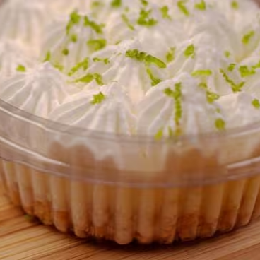 Chantilly, mousse de limão e bolacha maizena. 200g