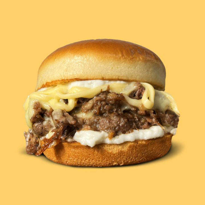 Hambúrguer da casa 120g, costela desfiada 100g, molho quatro queijos e a nossa famosa maionese da casa!