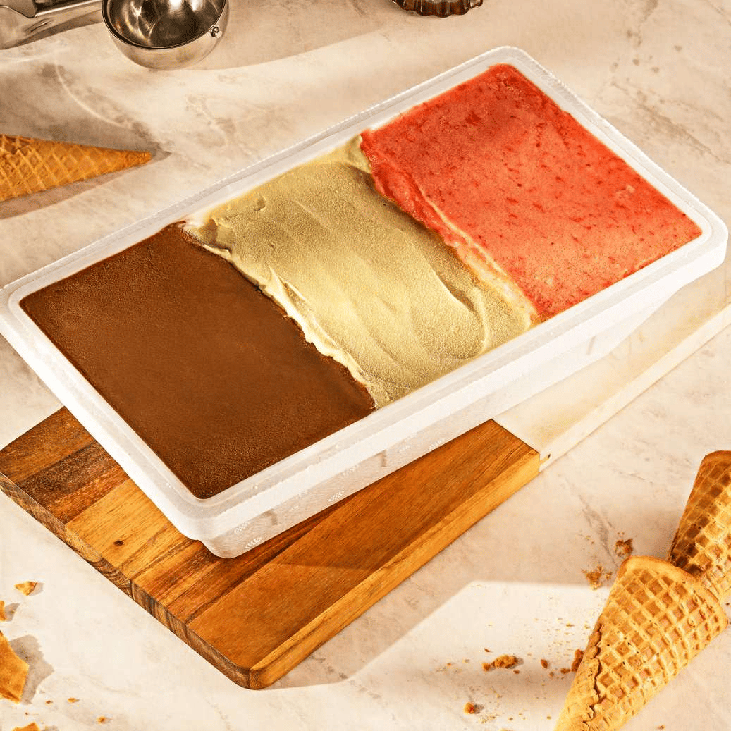 Escolha até 3 sabores de gelato/sorvete. Tamanho ideal para compartilhar com até 6 pessoas