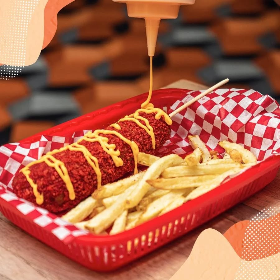 Combo banderilla flaming con papas fritas