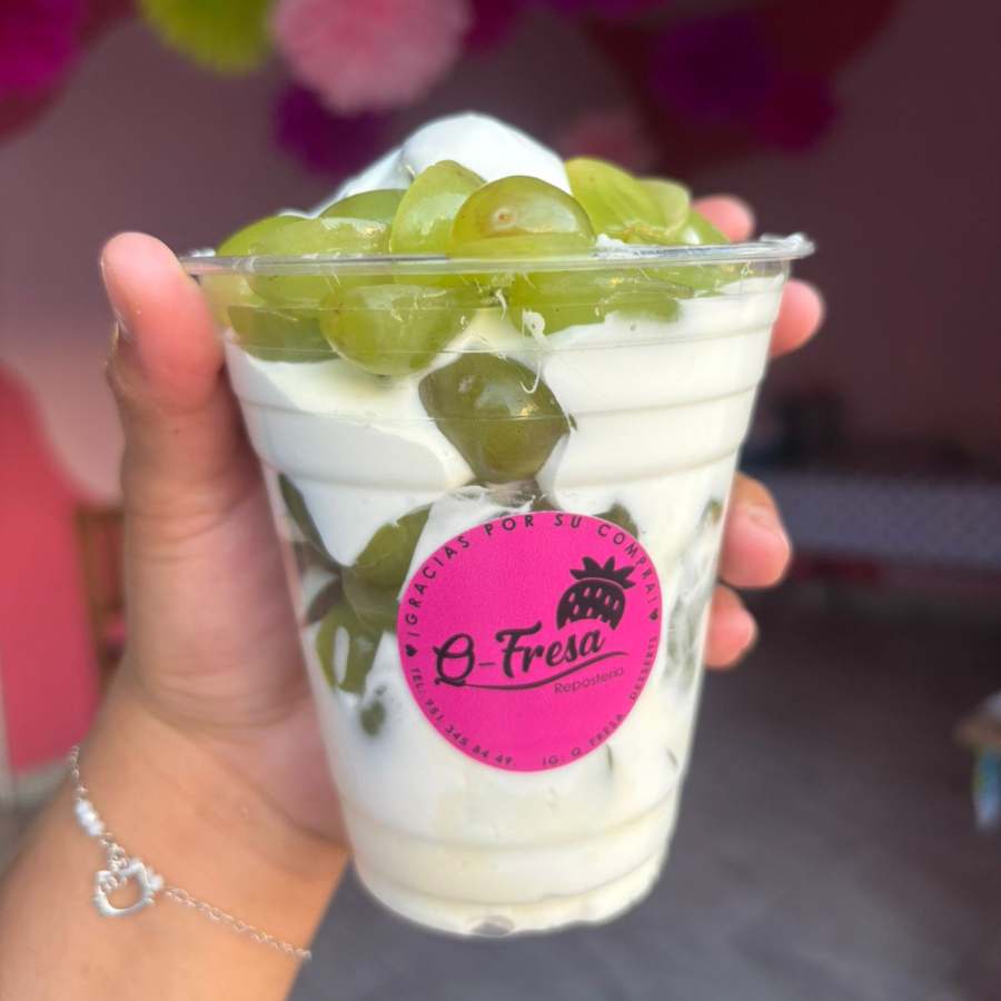 UVAS CON CREMA