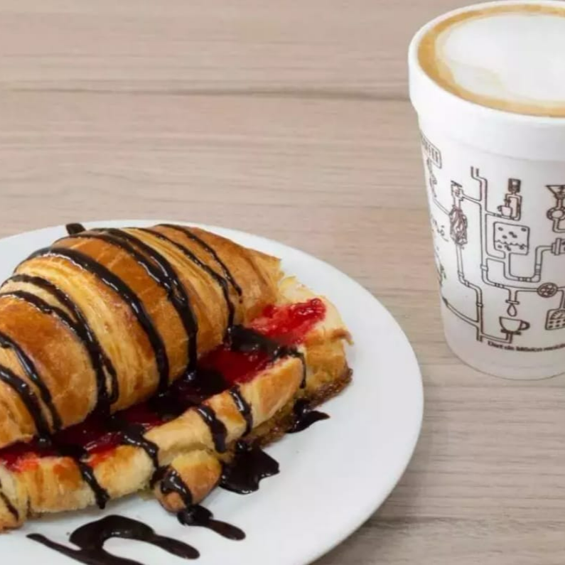 Combo Café Americano y Pan Dulce