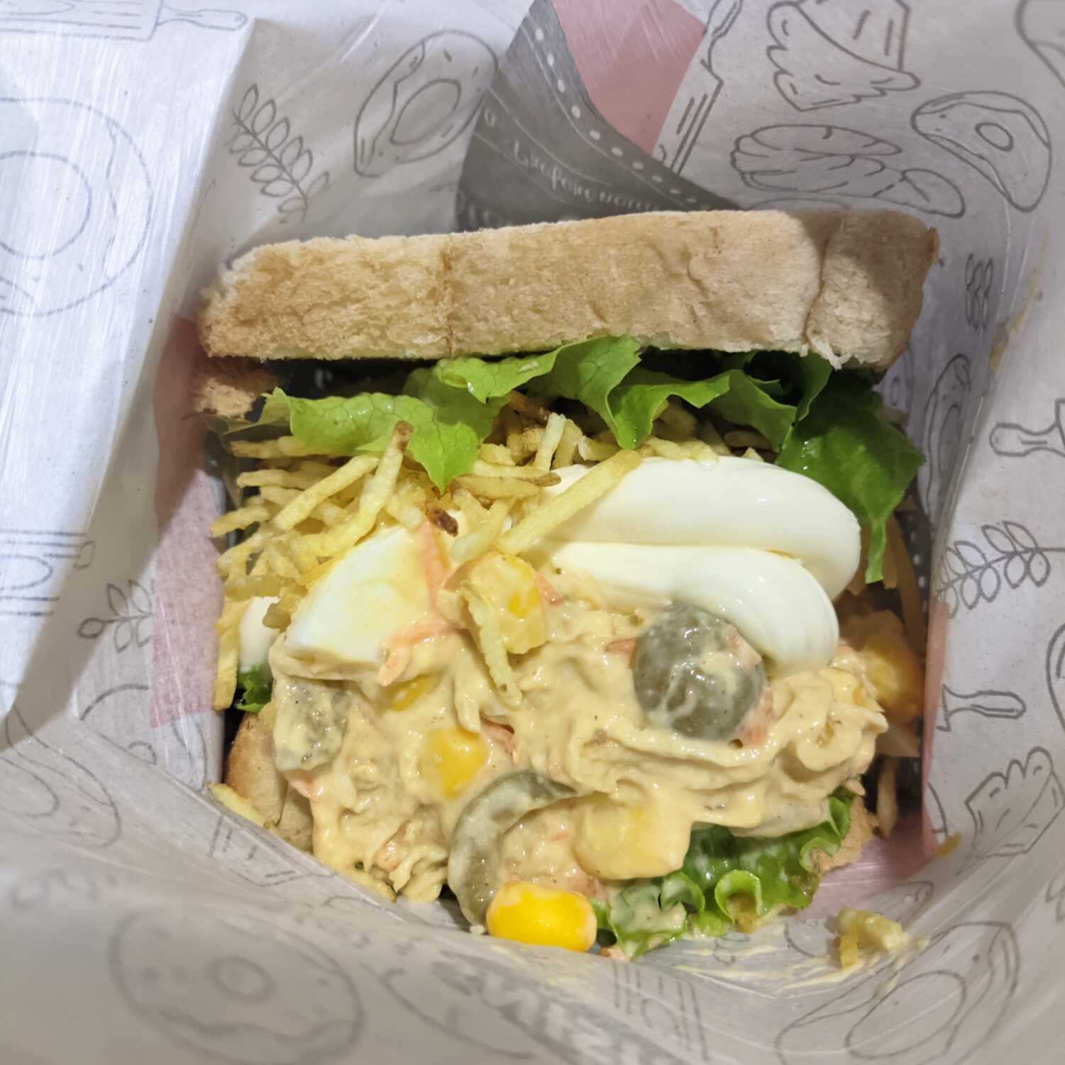 Sanduíche de frango desfiado c/ requeijão