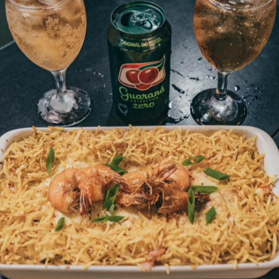 Arroz Presunto Ervilha congelada Muito Queijo Creme ao Molho Branco com muito Camarão.  Temos versões para 1 pessoa, 2 ou 4.