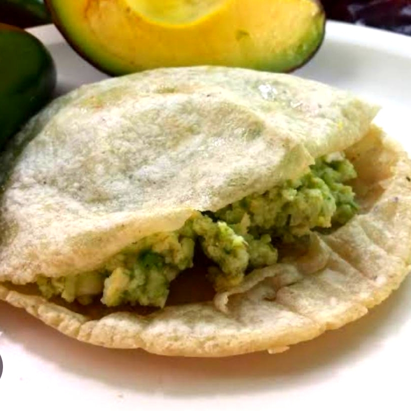 GORDITAS DE HUEVO VERDE