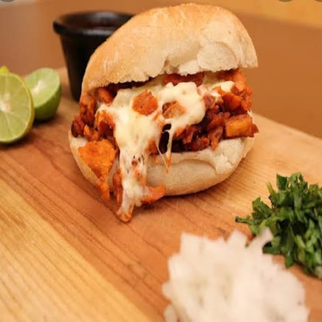 Bolillo Pastor A la Plancha C/Queso