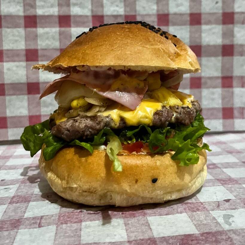 Hamburguesa hawaiana