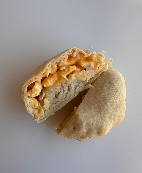 Kolache Huevo con jamón y queso