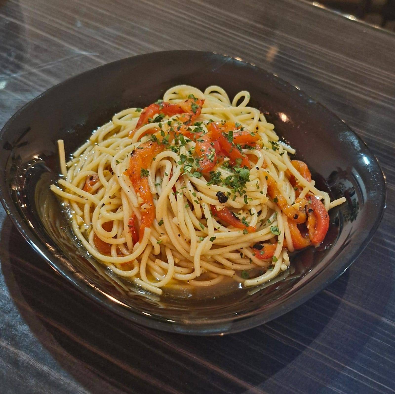 SPAGHETTI AGLIO & MORRON