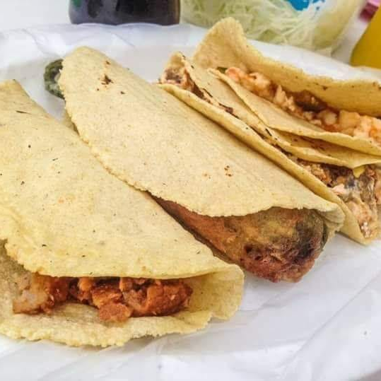 Taco de Deshebrada en Maiz (1)
