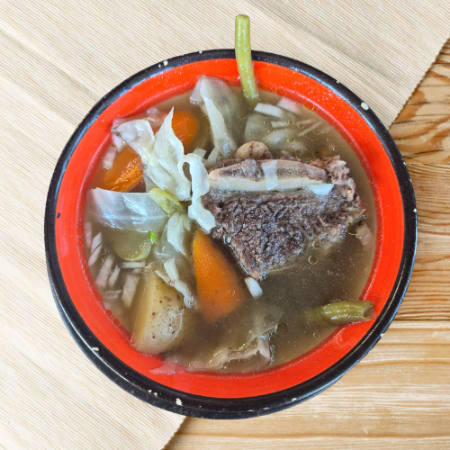 Caldo de Pollo con Verduras