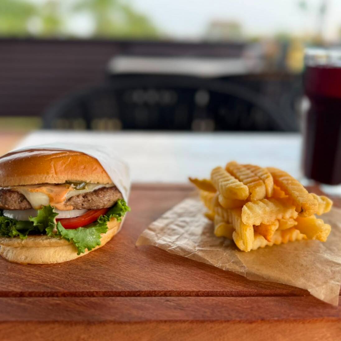 🍔 Hamburguesa Clásica+ Papas + Agua
