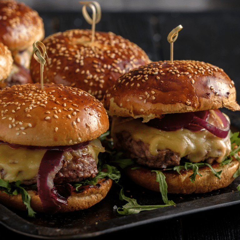 2 Hamburguesas SazonArte + Papas Familiares