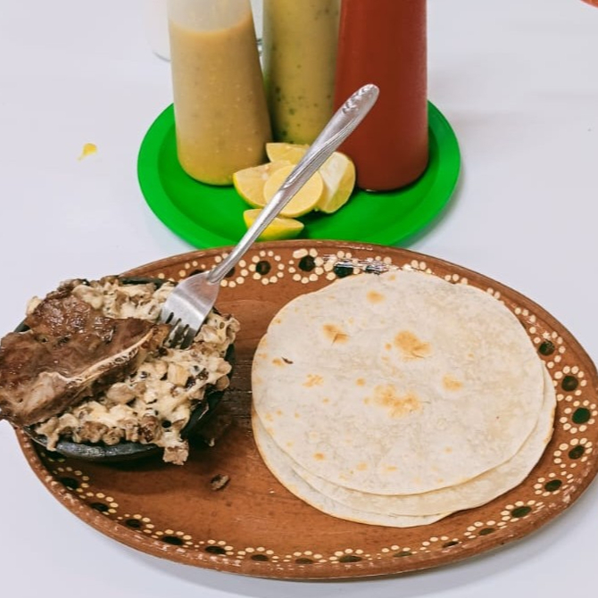 Queso Fundido con Costilla