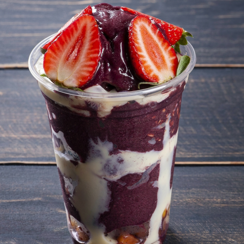 Refresque seu Dia com um copo de 300 ml de puro sabor! Monte seu açaí com frutas, coberturas e acompanhamentos do seu jeito!