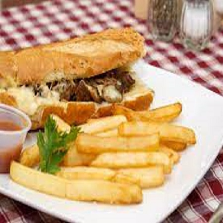 Sandwich de Carne o Pollo con Pan Baguette y Papas