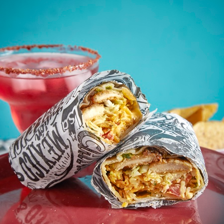 Enchilada Peruana con Nachos y Bebida
