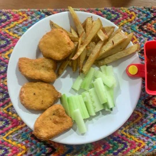 Nuguets con Papas a la Francesa