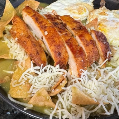 Chilaquiles Verdes con Milanesa + 1 Cafe GRATIS ☕