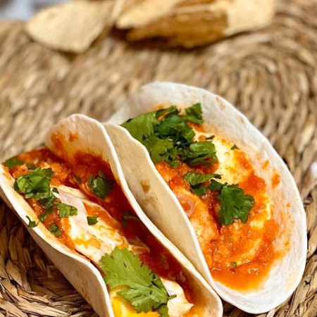 Taco de huevo estrellado