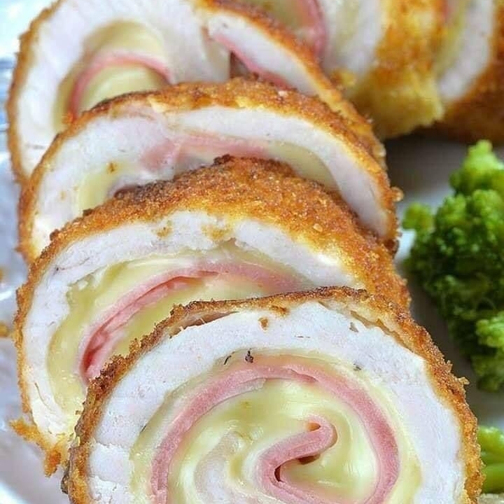 Pechugas Rellenas de Jamón con Quesillo