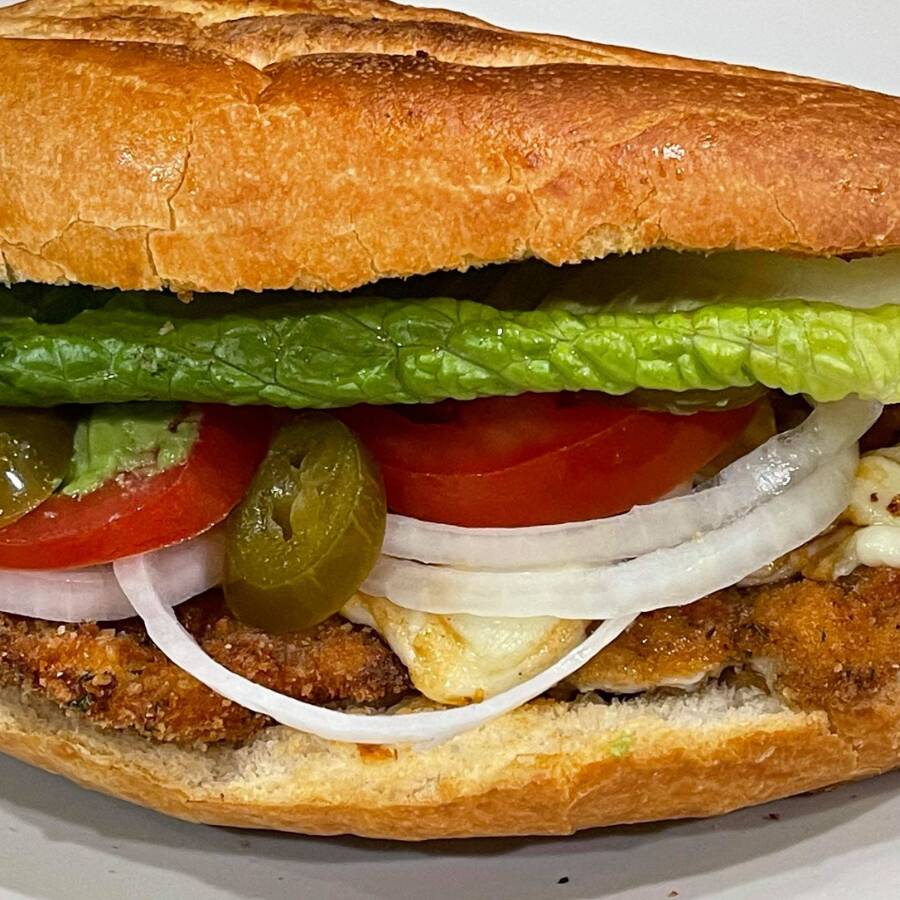 BAGUET DE MILANESA CON QUESO